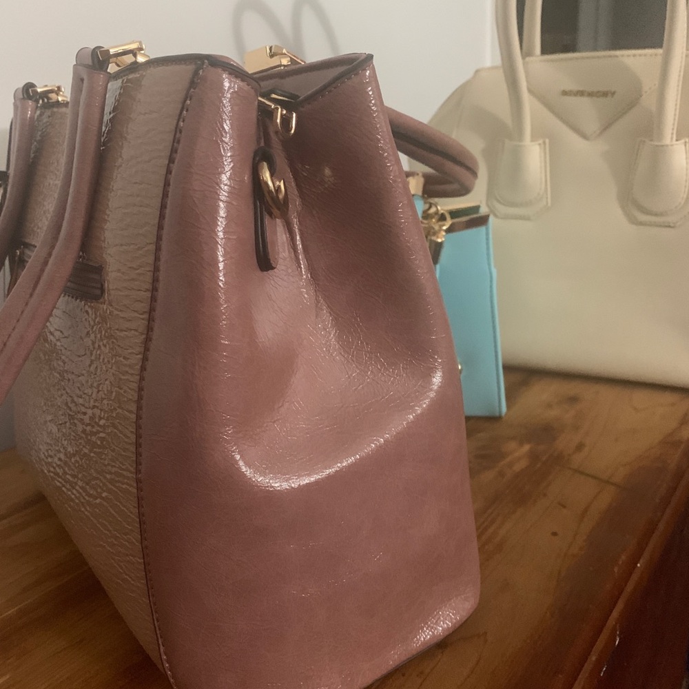 Purses - Picture 2 of 4